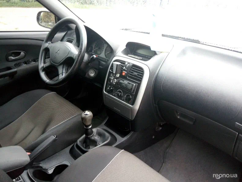 Mitsubishi Carisma 2005