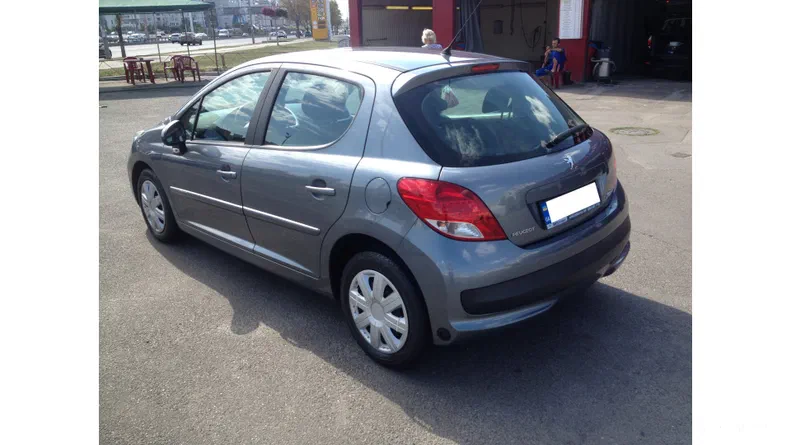 Peugeot 207 2011
