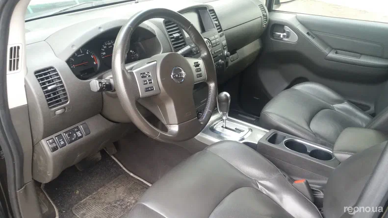 Nissan Navara (Frontier) 2011 - 5