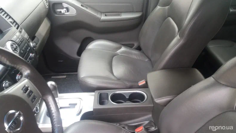 Nissan Navara (Frontier) 2011 - 6