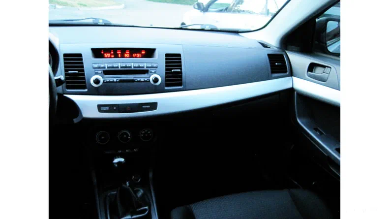 Mitsubishi Lancer 2009 - 9