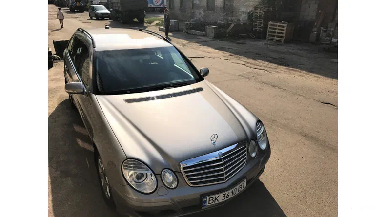 Mercedes-Benz E-Клас 2008 - 50