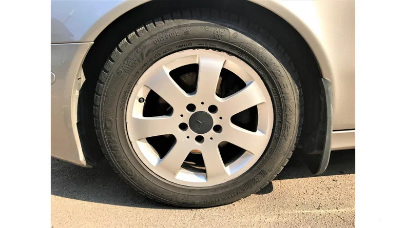 Mercedes-Benz E-Клас 2008 - 47