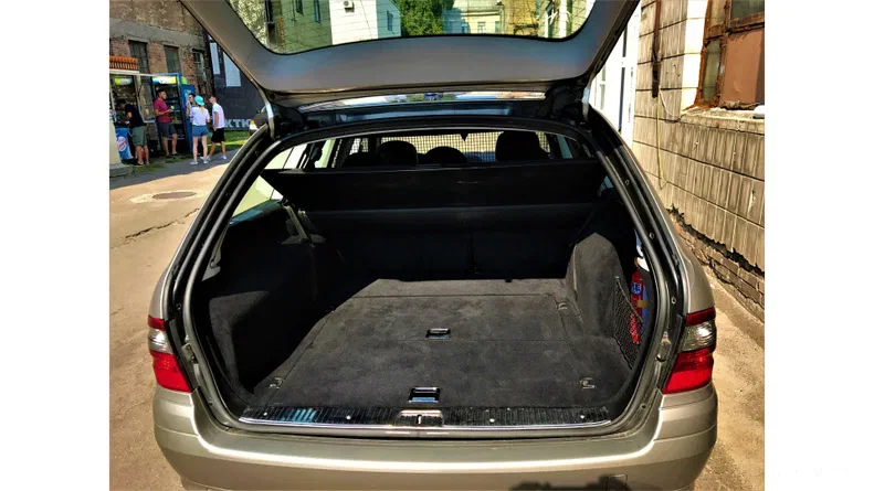 Mercedes-Benz E-Клас 2008 - 19