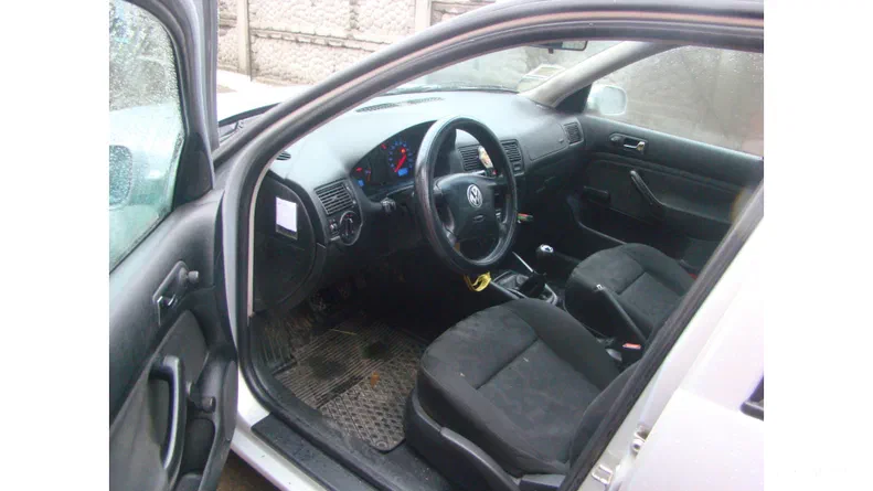 Volkswagen Golf 2000 - 10