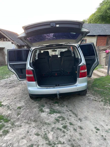 Volkswagen Touran 2004 - 13