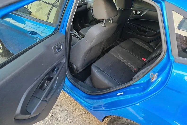 Ford Fiesta 2014 - 6
