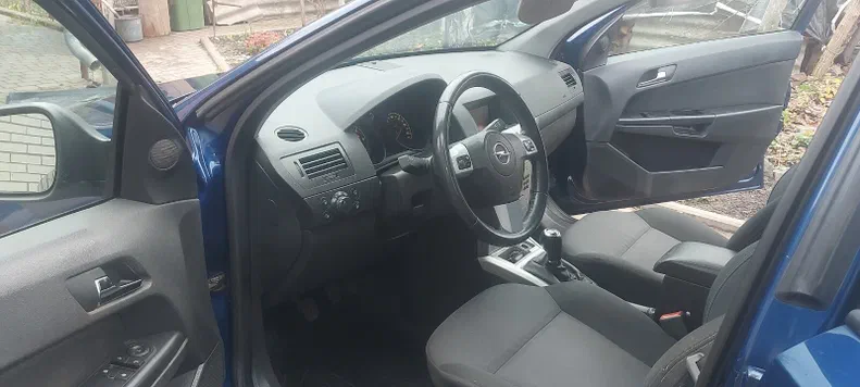 Opel Astra 2012 - 2