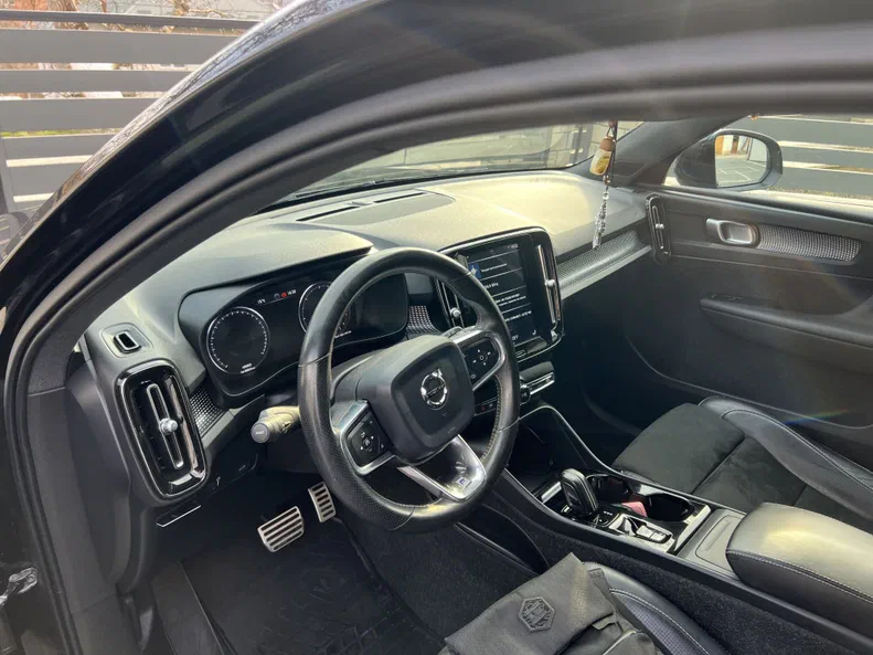 Volvo XC40 2019 - 4