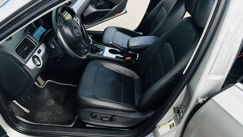 Volkswagen Passat 2013 - 15