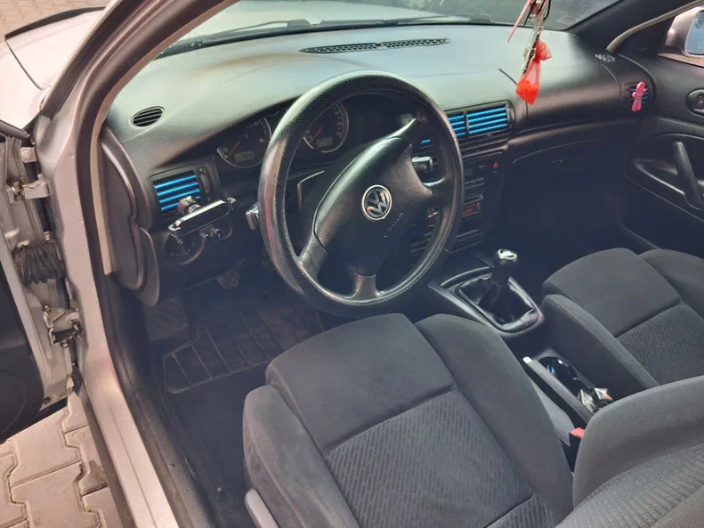 Volkswagen Passat 2001 - 9