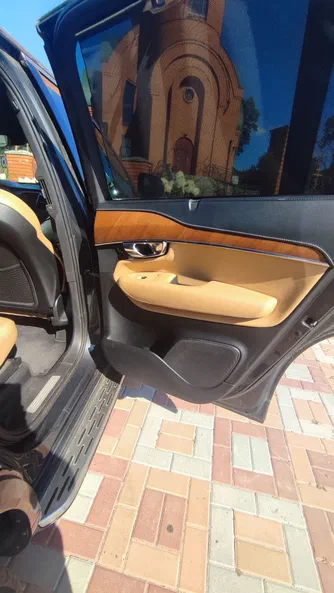 Volvo XC90 2018 - 16