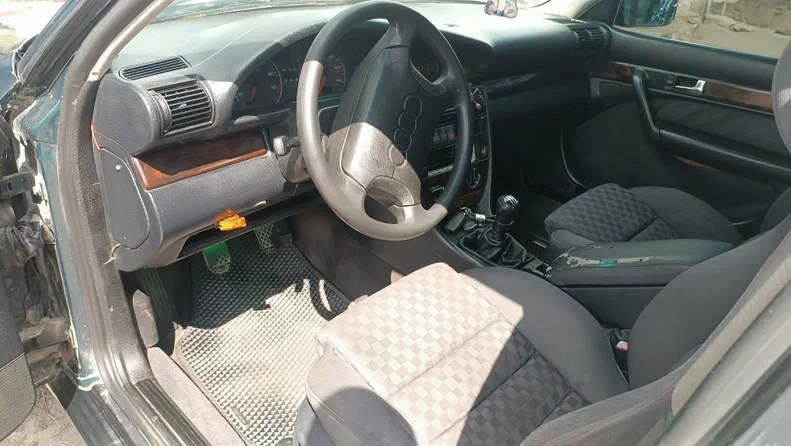 Audi 100 1993 - 16