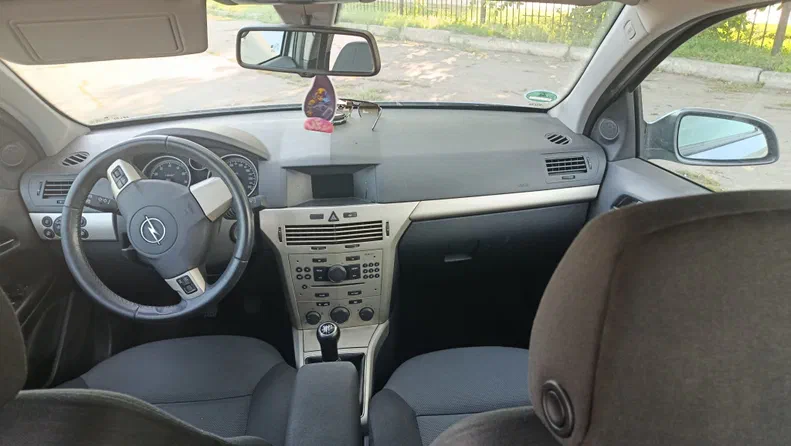 Opel Astra 2008 - 1