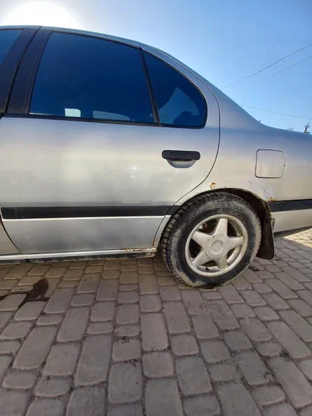 Nissan Primera 1992 - 4