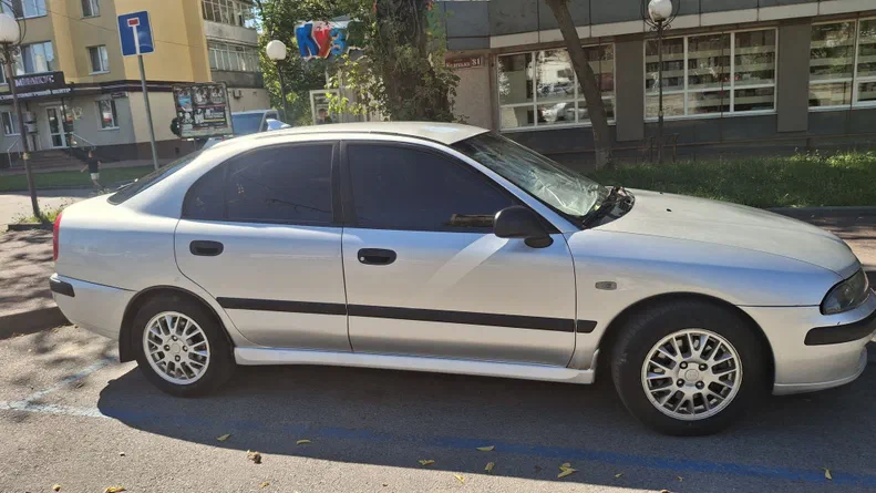 Mitsubishi Carisma 2004 - 1