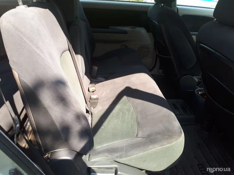 Mitsubishi Grandis 2008 - 6