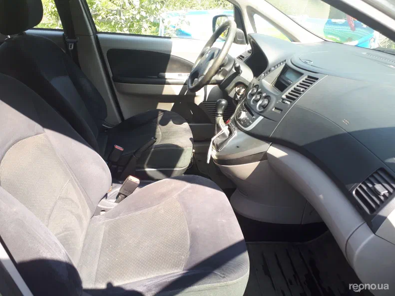 Mitsubishi Grandis 2008 - 5