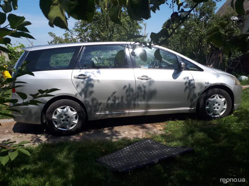 Mitsubishi Grandis 2008