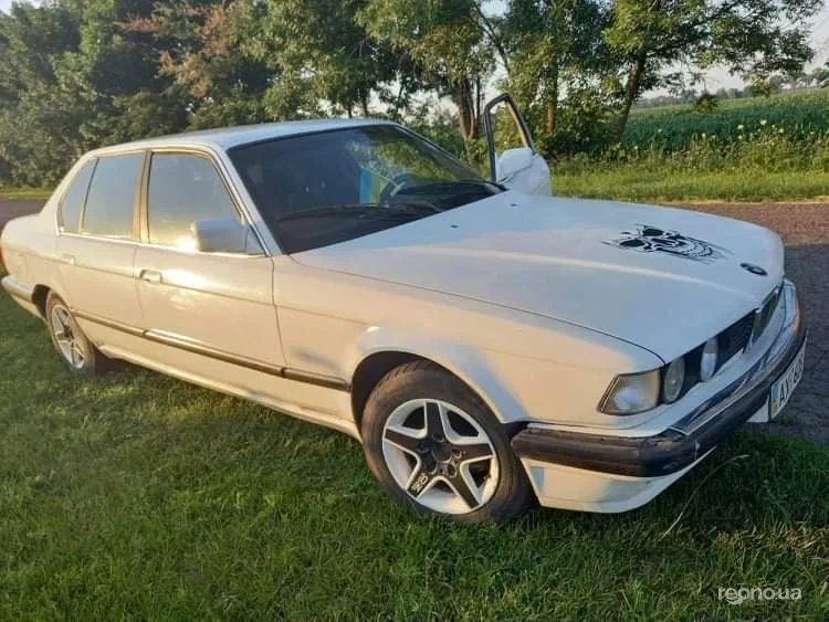 BMW 7 серии 1990