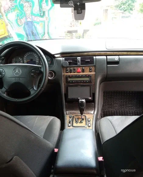Mercedes-Benz E-Клас 2000 - 7