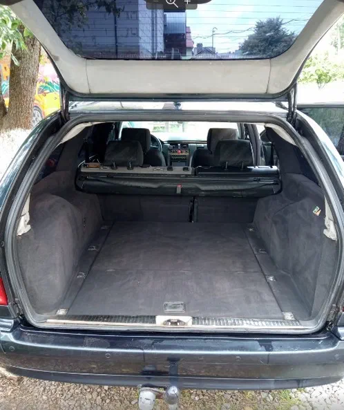 Mercedes-Benz E-Клас 2000 - 9