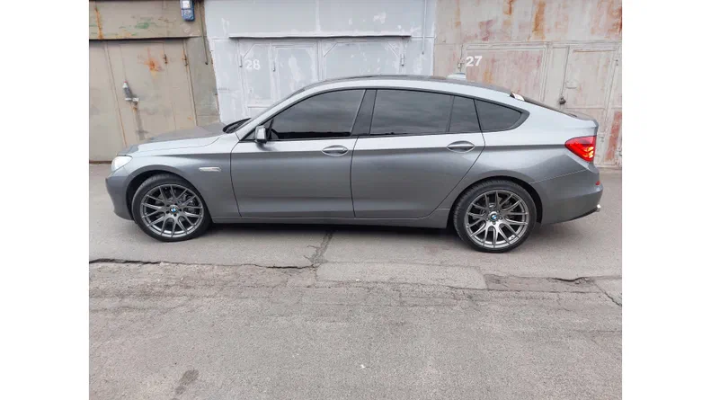 BMW 5 серія 2010 - 12