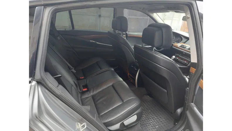 BMW 5 серія 2010 - 20