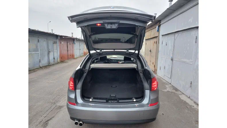 BMW 5 серія 2010 - 19