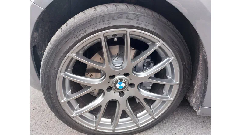 BMW 5 серія 2010 - 26