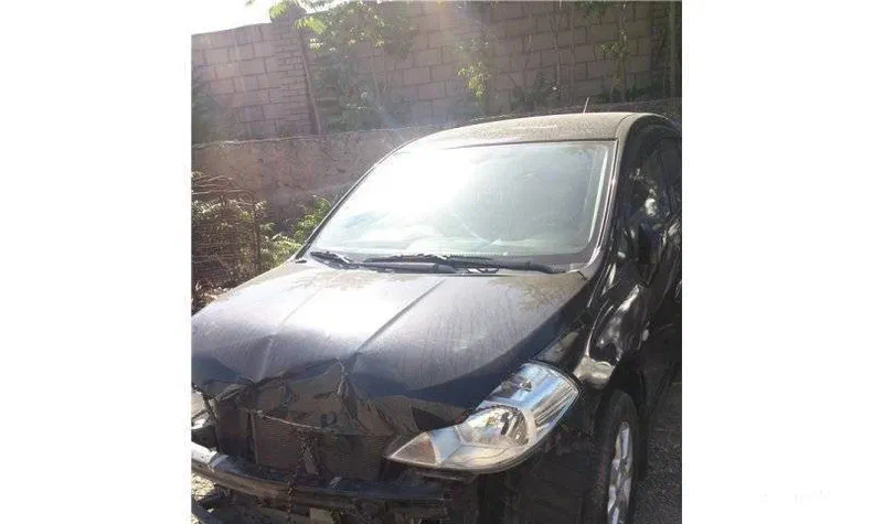 Nissan Tiida 2011 - 2