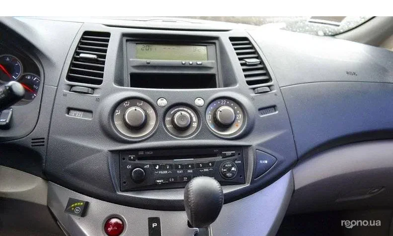 Mitsubishi Grandis 2006 - 14