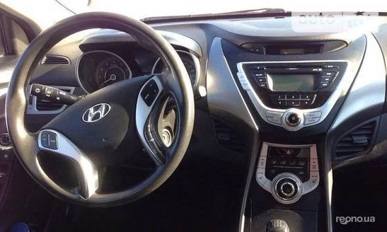 Hyundai Elantra 2012 - 3