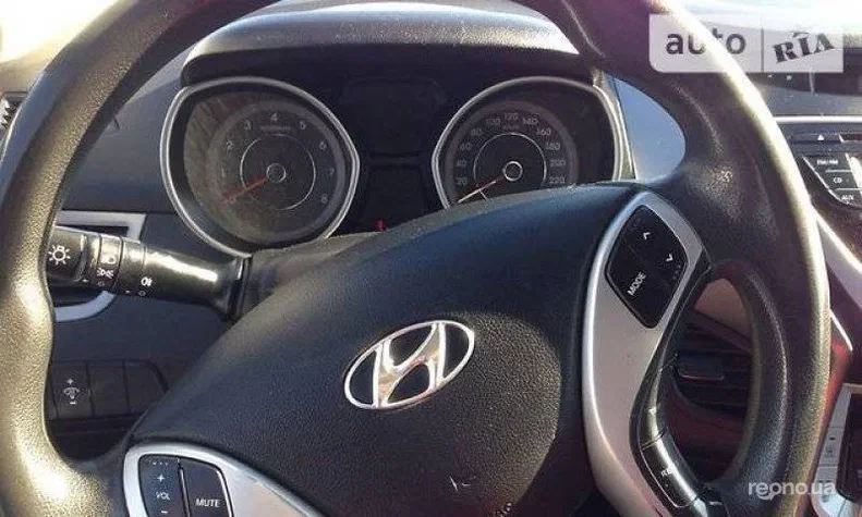 Hyundai Elantra 2012 - 5