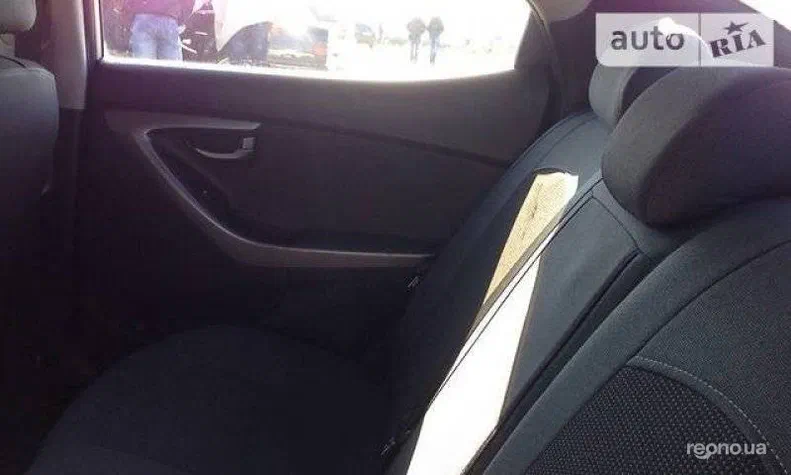 Hyundai Elantra 2012 - 2