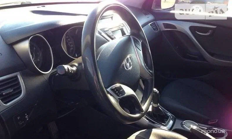 Hyundai Elantra 2012 - 4
