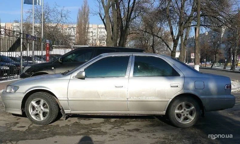 Toyota Camry 2000 - 9