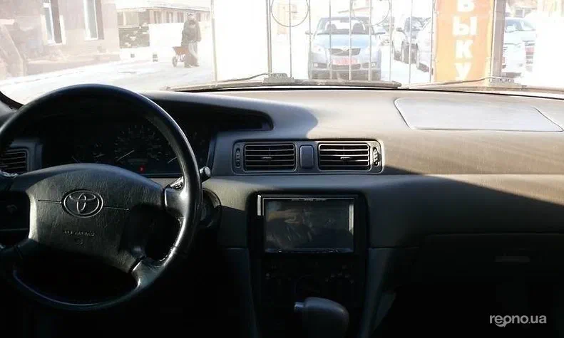 Toyota Camry 2000 - 1