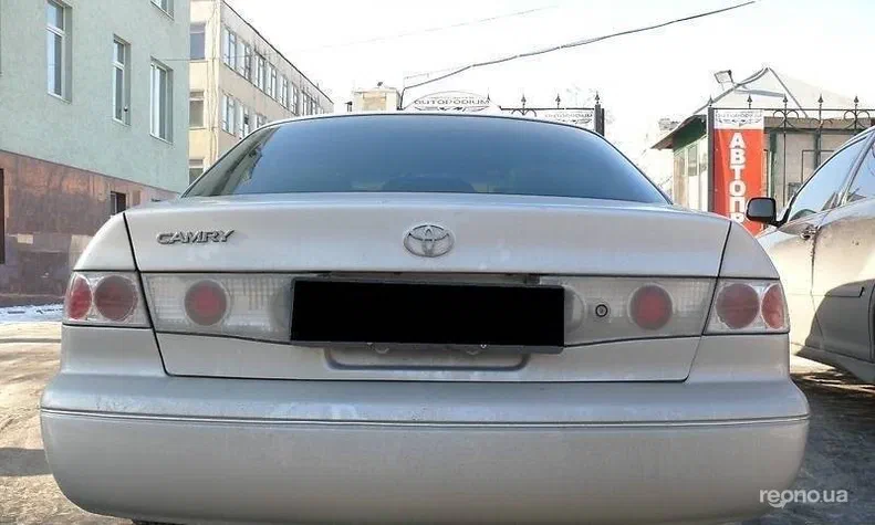 Toyota Camry 2000 - 8