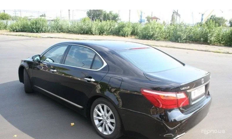 Lexus LS 2010 - 1