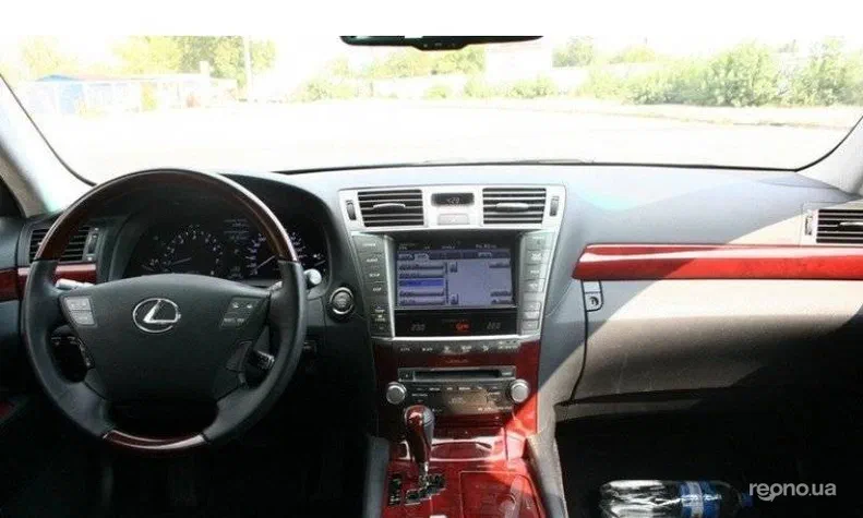 Lexus LS 2010 - 0