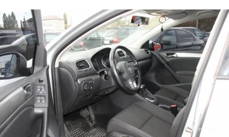 Volkswagen Golf 2010 - 7