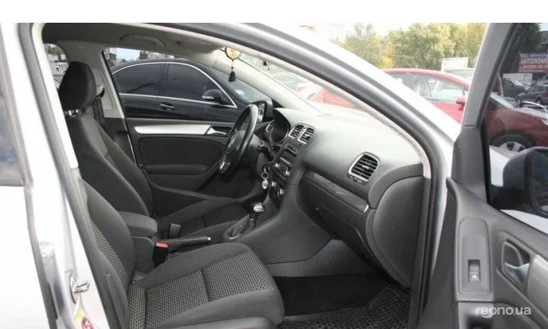 Volkswagen Golf 2010 - 4