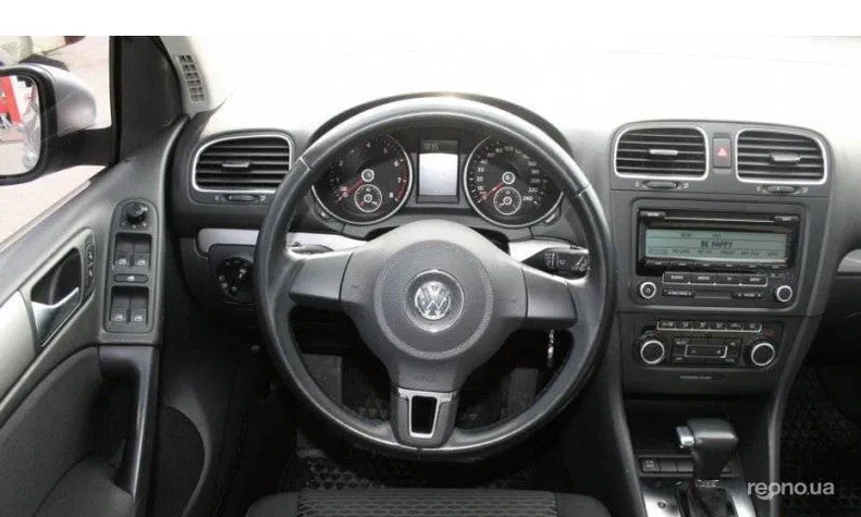 Volkswagen Golf 2010 - 1