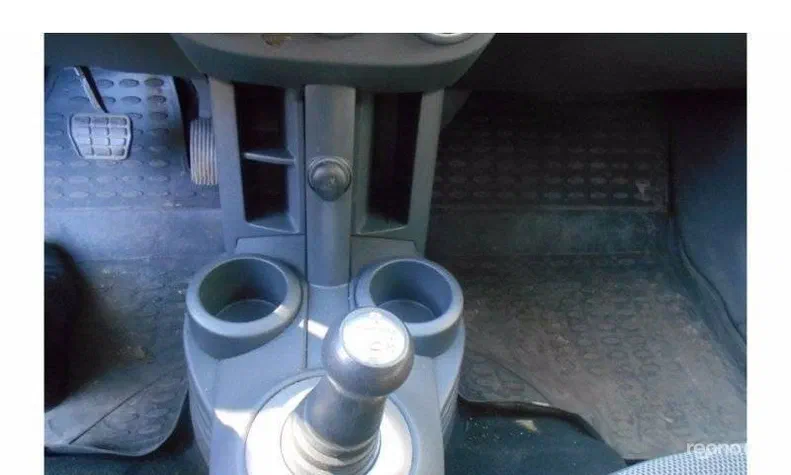 Mitsubishi Colt 2010 - 7