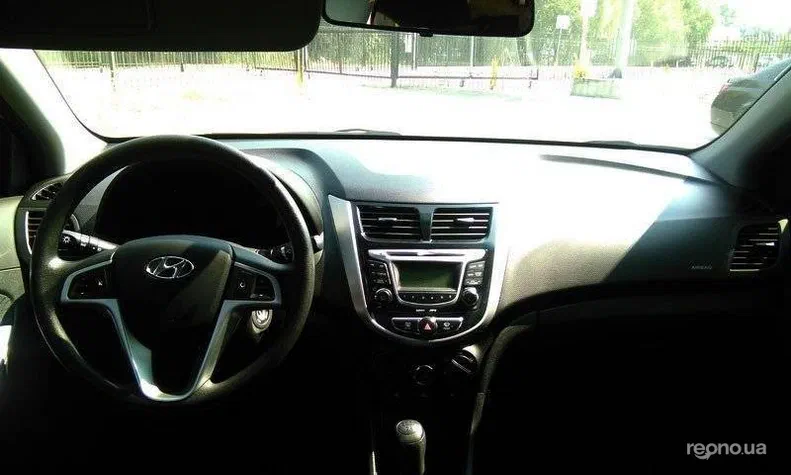 Hyundai Accent 2013 - 2