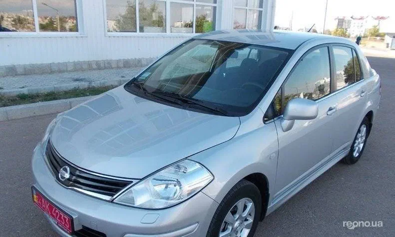 Nissan Tiida 2011 - 2
