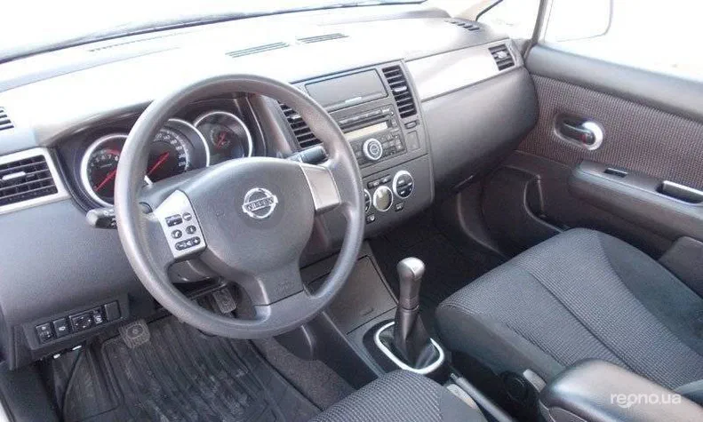 Nissan Tiida 2011 - 0