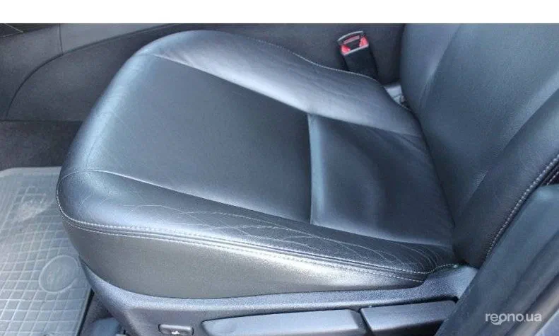 Toyota Avensis 2011 - 11