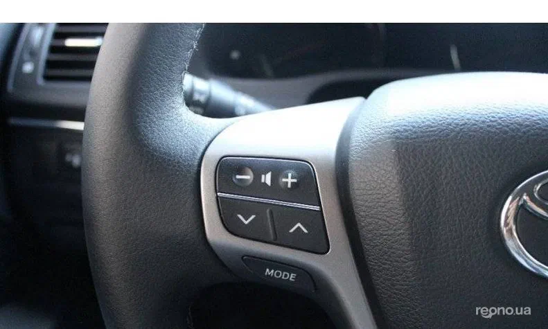 Toyota Avensis 2011 - 8